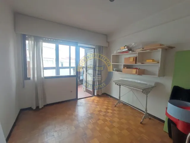 Exclusiva vivienda de gran amplitud en pleno centro de Vigo, entorno Pizarro — 7