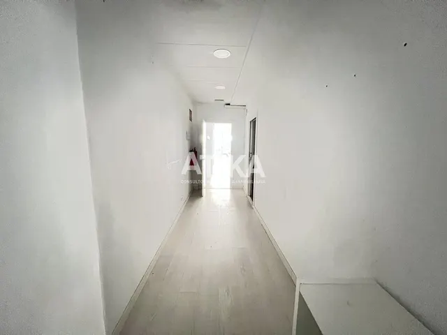 Local en alquiler en pleno corazón comercial. — 15
