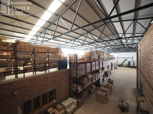 Se vende nave de 1.872 m2 construidos y 2.500 m2 de terreno  - foto 4