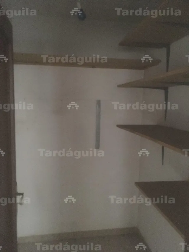 ALQUILER 80 M2 DE OFICINAS EN CALLE RODRÍGUEZ FABRÉS. — 9