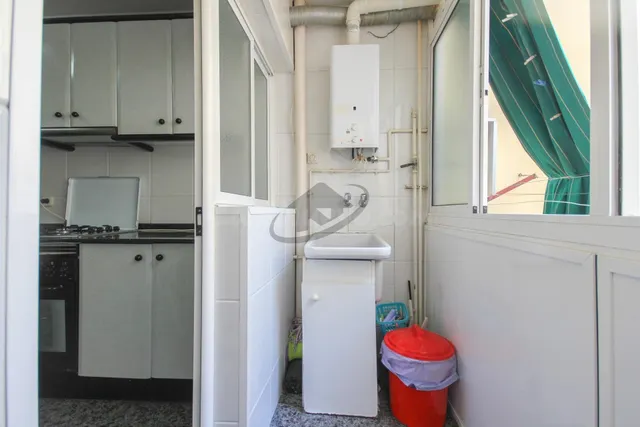 AMPLIO PISO DE 4 habitaciones CON GRAN BALCÓN — 19
