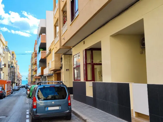 Apartamento de 1 dormitorio 1 baño en Torrevieja en playa del cura — 2
