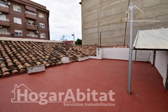 PARA REFORMAR EN EL CENTRO DE TORRENT CON PATIO Y TERRAZA — 28