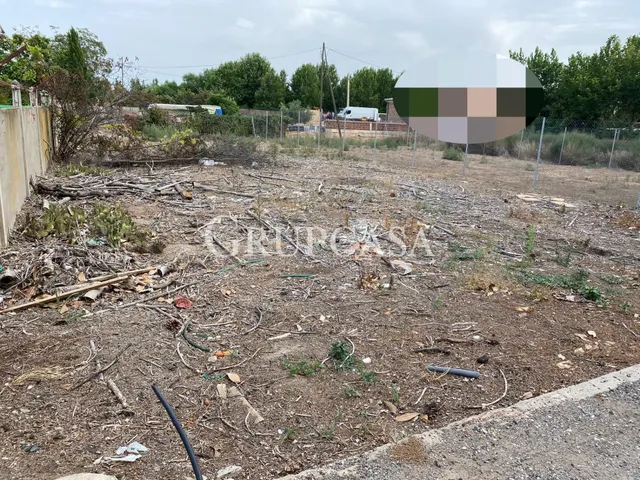 Oportunidad Única: Parcela Construible en Ciutat Jardí de Ll - foto 3