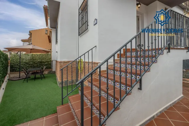Encantadora Casa Reformada en Ogijares con Vistas y Espacios - foto 2