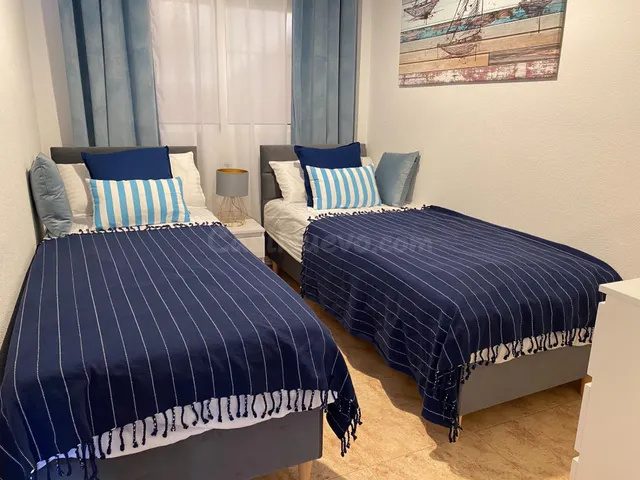 ☀️ ¡ENCANTADOR APARTAMENTO EN EL CENTRO DE TORREVIEJA CON PISCINA! ‍♂️ — 5