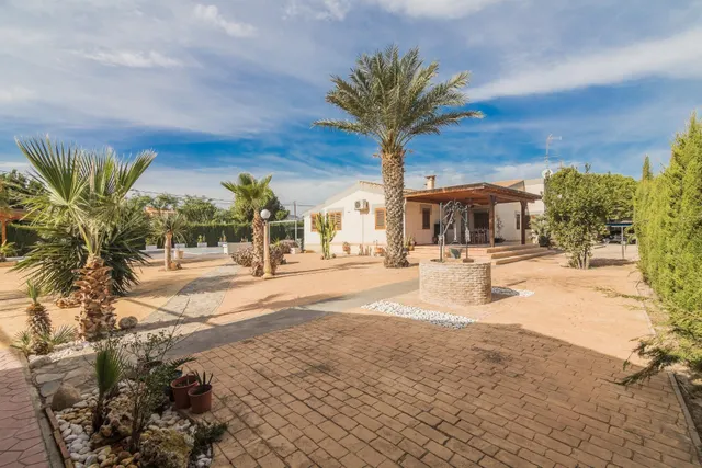 Chalet independiente de lujo en suelo urbanizable — 46