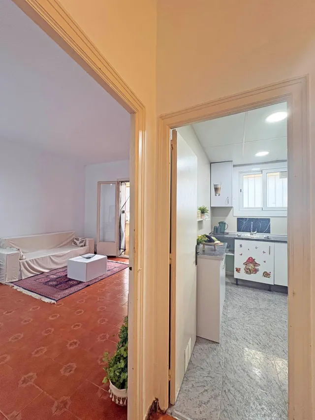 Piso exterior en planta baja con gran patio privado en Terrassa — 21