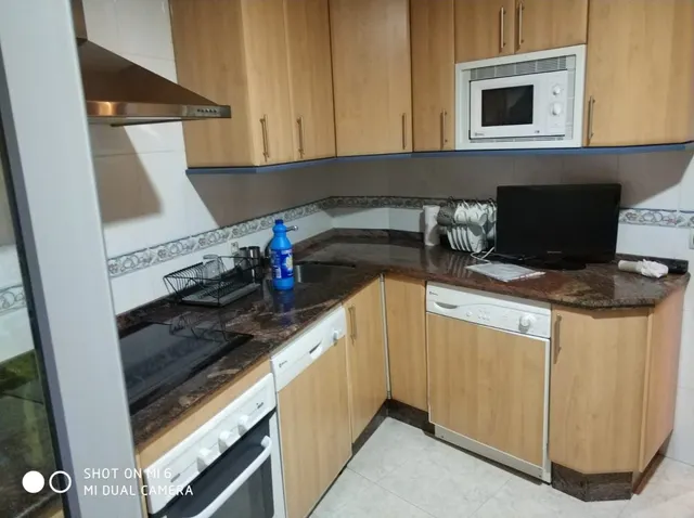 SE VENDE AMPLIO PISO EN EL CENTRO DE VALENCIA DE DON JUAN, AMUEBLADO, IMPECABLE, 3HAB., GARAJE — 5