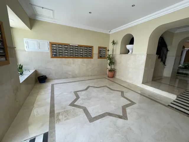 Piso con terraza, vistas al mar y plaza de garaje en Arroyo de la Miel, Benalmádena — 43