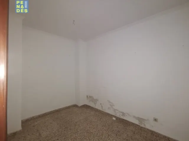 ZONA CENTRICA EN BARRIO SANT JOSEP. ECONOMICO — 4