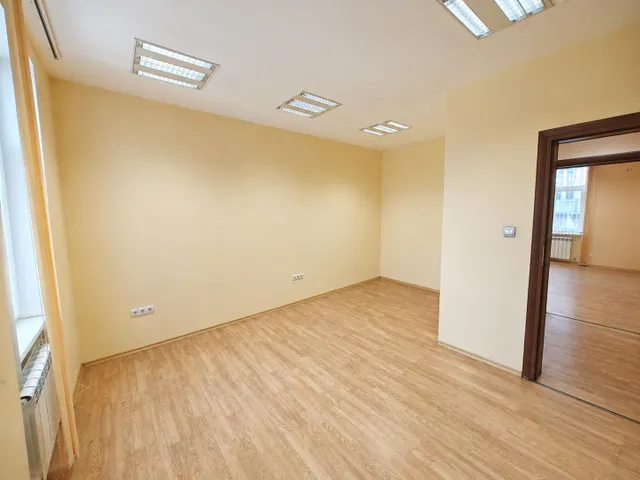 Oficina en Alquiler Ciudad de Sofía, Centro — 11