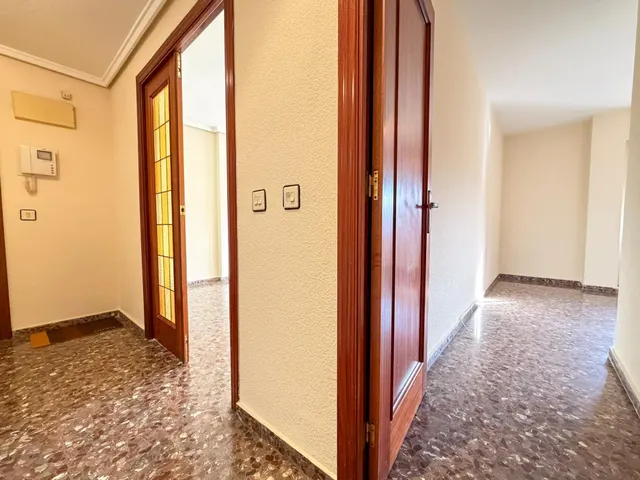 Piso de 4 habitaciones en alquiler en barrio Beteró — 14