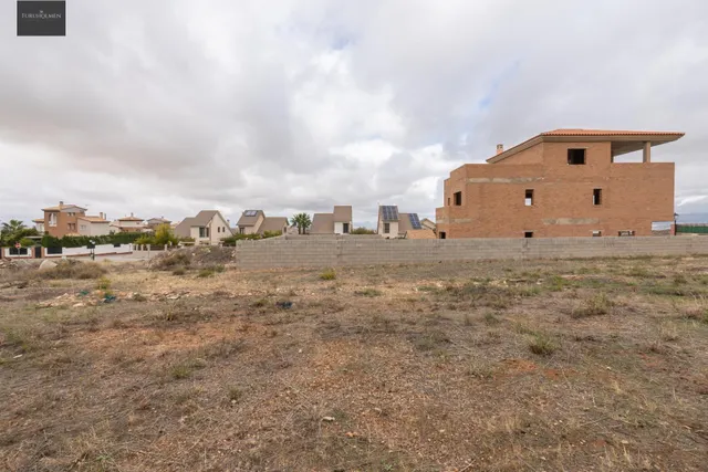 VENTA DE PARCELA EN LA URBANIZACIÓN CAÑADAS DEL PARQUE — 18