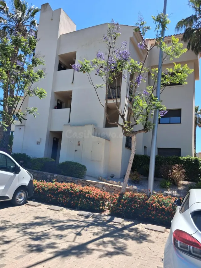SE ALQUILA EN URBANIZACIÓN RODA GOLF, TRES habitaciones, DOS - foto 2