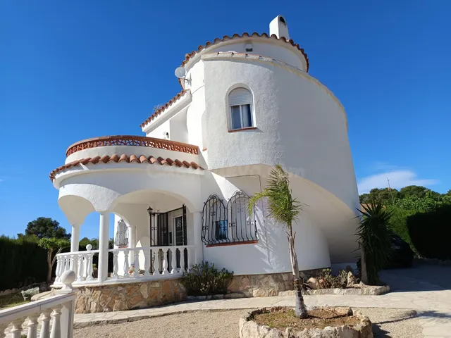 Villa tipo ibicenco con piscina y vistas al mar y a la monta - foto 2