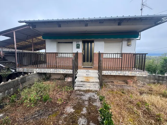 CASA CON TERRENO EN VALDELALOBA
