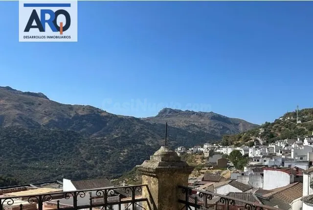 OPORTUNIDAD DE INVERSIÓN: CASA SEÑORIAL DE 330 M2 CON PARCEL