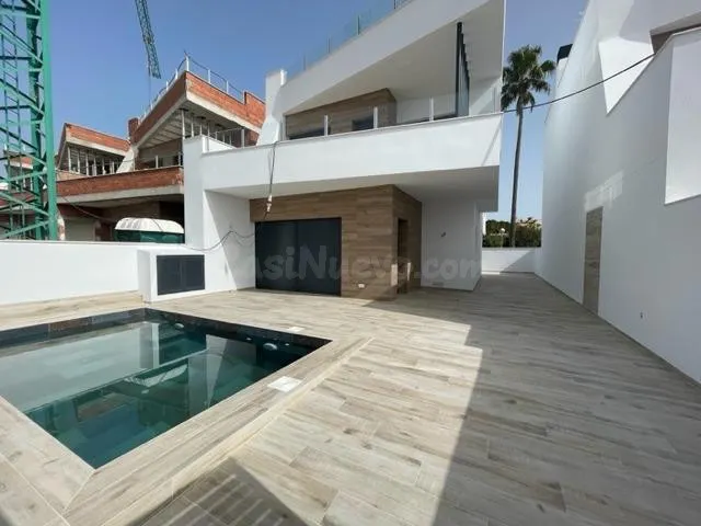 VILLAS DE OBRA NUEVA EN SAN MIGUEL DE SALINAS COSTA BLANCA S