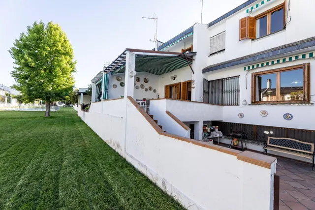 Adosado 4 habitaciones 202m² en venta - Zona Avenida Europa - foto 2