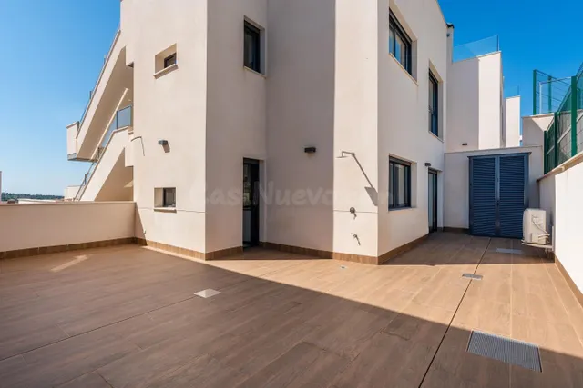 AMPLIO BUNGALOW CON PISCINA PRIVADA - foto 4