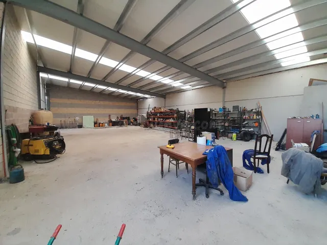 NAVE INDUSTRIAL CON TERRENO EN POLIGONO INDUSTRIAL DE CAMPON - foto 4