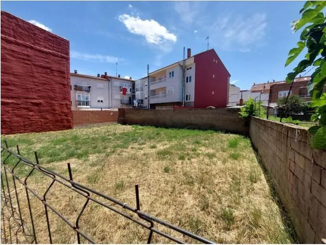 CONJUNTO DE  PARCELAS EN VILLAQUILAMBRE — 3