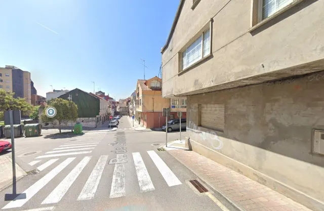 Se vende piso OKUPA en Cangas (Pontevedra). - foto 3