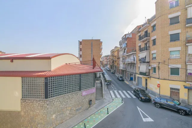 Piso de 3 habitaciones reformado al lado del Colegio Oms i de Prat. — 41