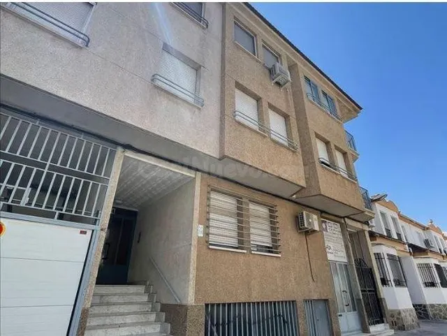 SE VENDE piso OKUPA en C MANUEL PIÑA 14 de Manzanares - foto 4