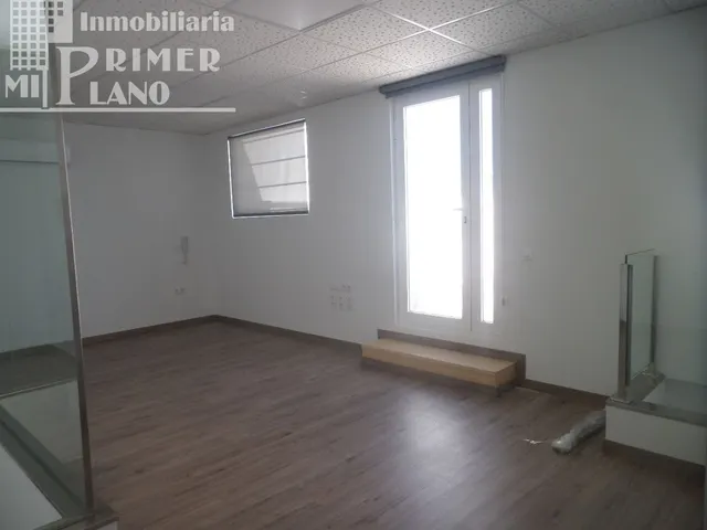 Oficina 110m² en venta - Avda. Antonio Huertas — 18
