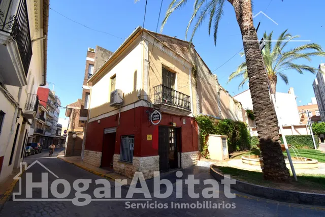 ¡EXCELENTE UBICACIÓN! CASA PARA REFORMAR CON TERRAZA Y BARBACOA — 24