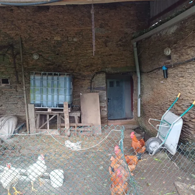 SE VENDE CASA DE ALDEA EN ARZUA PARA REFORMAR — 16
