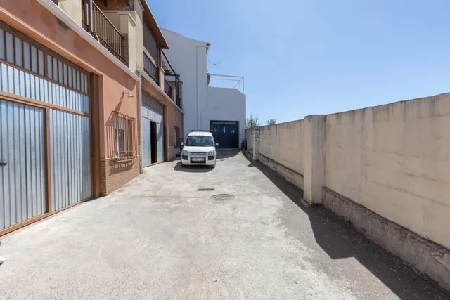 Amplio Adosado en el Corazón de Alcalá la Real con Vistas al Castillo — 50