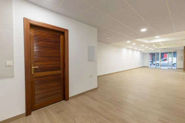SE VENDE LOCAL TOTALMENTE REFORMADO EN PLENO CENTRO DE GRANADA (ALMONA DE SAN JUAN DE DIOS) — 14