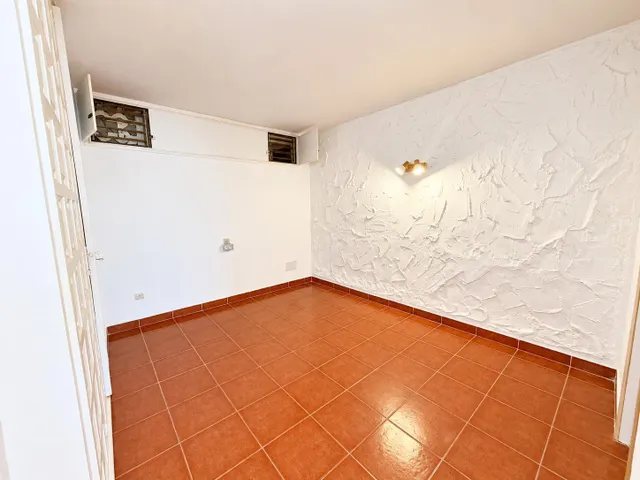 ## Espectacular apartamento en primera línea de mar con impresionantes vistas y acceso directo a la playa — 11