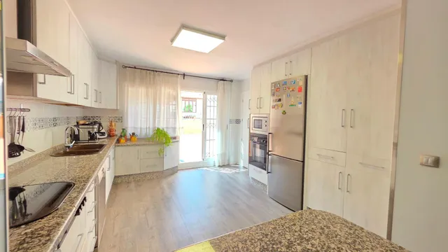 ¡increíble casa adosada con piscina privada en urbanización azahar! — 13