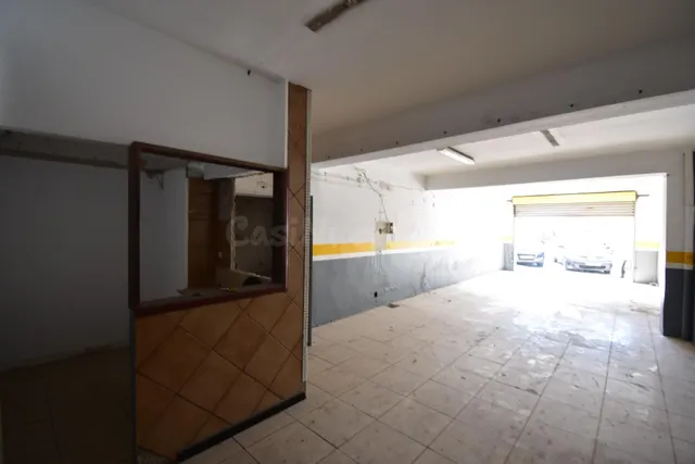 ¡Se vende local comercial de 160 en Camp Redó! ✨ - foto 4