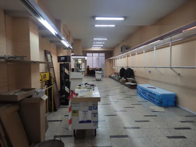 LOCAL EN PLENO CENTRO DE SANTIAGO — 4