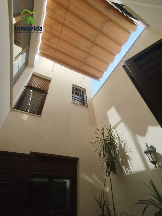 Casa Reformada con Espacios Exteriores en Córdoba - €380,000 — 11