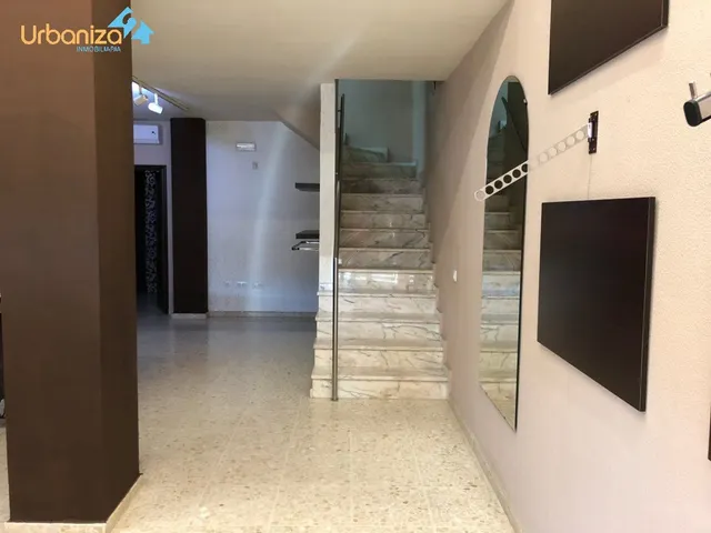 LOCAL ACONDICIONADO EN MARIA AUXILIADORA DE 2 PLANTAS — 2
