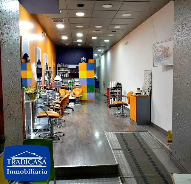 ¡EXCELENTE LOCAL COMERCIAL EN VENTA EN EL CENTRO DE CÁDIZ! — 4