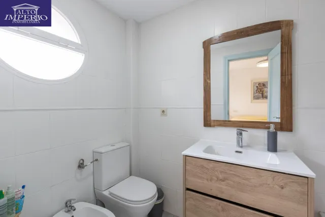 Casa independiente con piscina en La Zubia. — 22