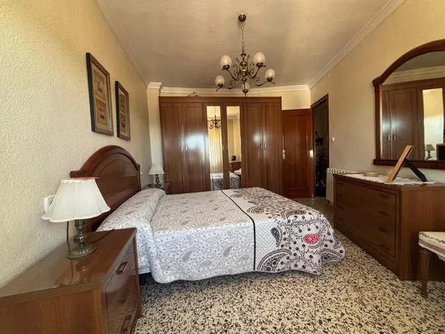 Se vende piso amplio y luminoso en el centro — 16