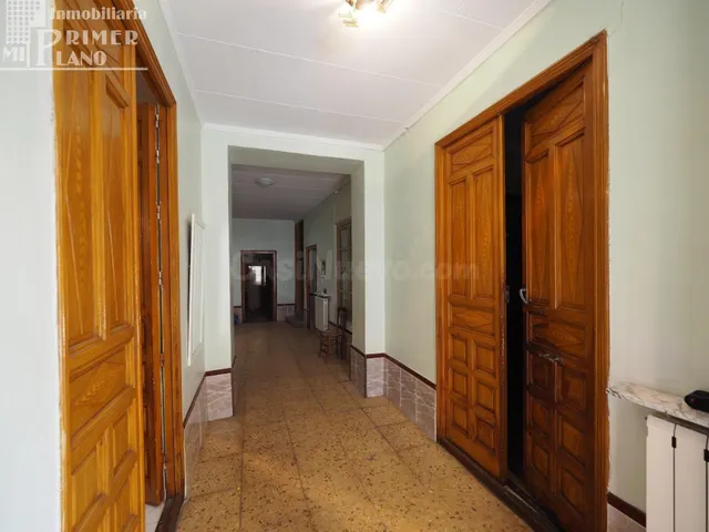 Casa en pleno centro de Tomelloso, para tirar, a dos calles  - foto 5