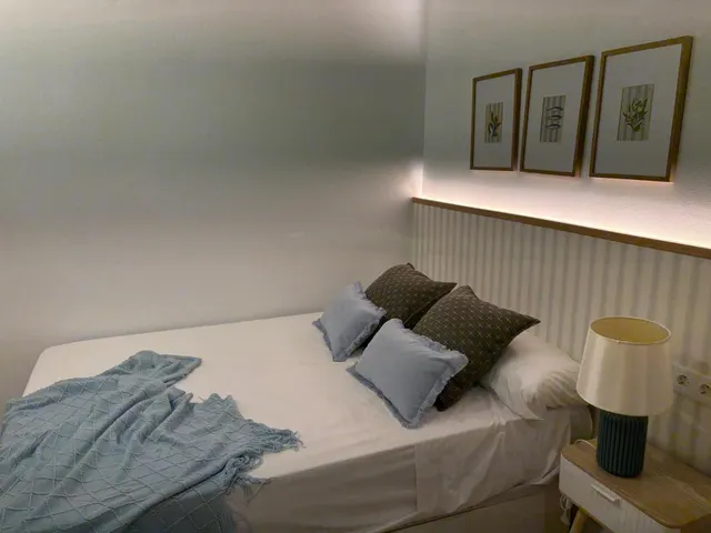 Piso reformado con 2 dormitorios y mobiliario a estrenar en el Raval, Barcelona — 32