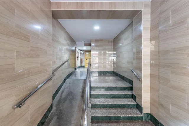 PISO REFORMADO EN VENTA · PEDRO ANTONIO DE ALARCÓN · GRANADA — 21