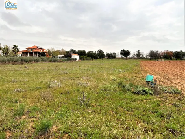 TERRENO EN VENTA POR LA LOCALIDAD DE MENGABRIL — 3