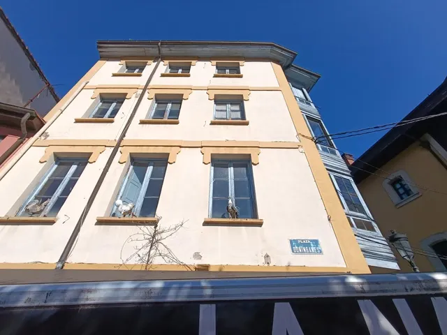 Edificio en venta en Plaza Dominganes, Nava - foto 2