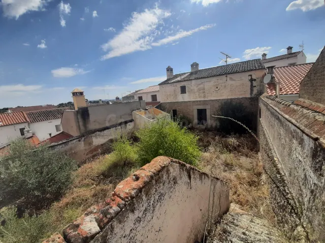 Gran casa con patio amplio en Malpartida de Cáceres - foto 4